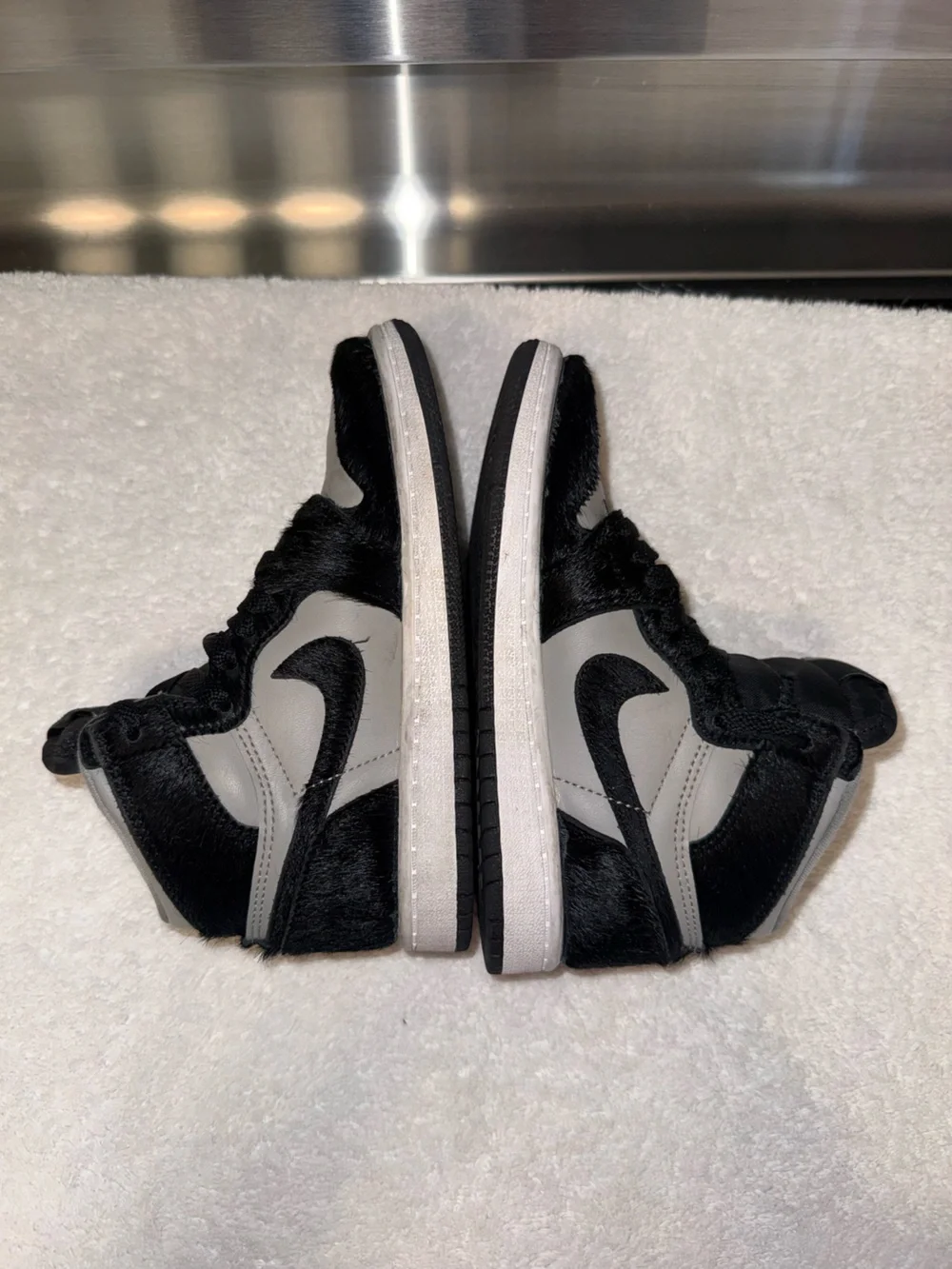 Nike Air Jordan 1 Retro High Black Medium Grey‎ Sneakers Size 12C
